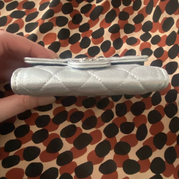 Chanel Metallic Silver Lambskin Card Wallet - Picture 8 of 15